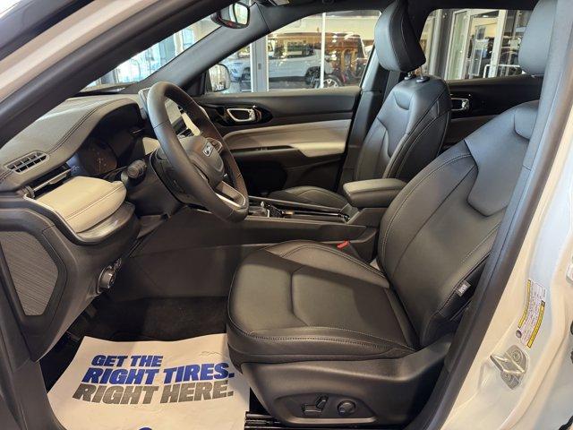 new 2025 Jeep Compass car, priced at $33,543