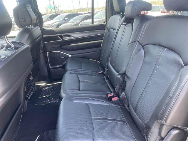 new 2025 Jeep Wagoneer car