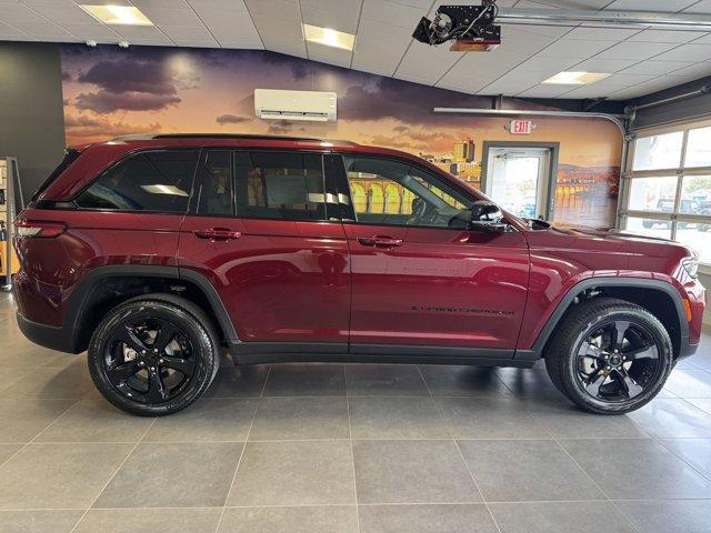 new 2025 Jeep Grand Cherokee car, priced at $53,830