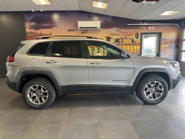 used 2021 Jeep Cherokee car