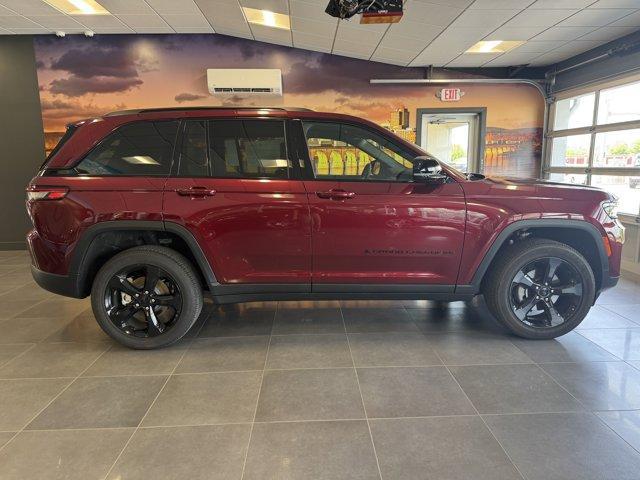 new 2025 Jeep Grand Cherokee car, priced at $49,470