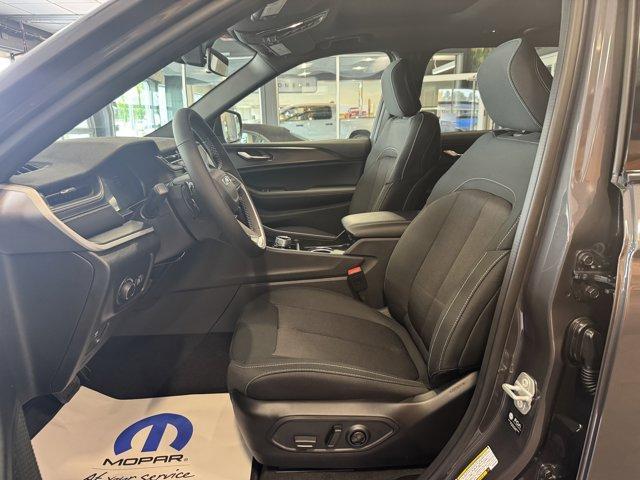 new 2025 Jeep Grand Cherokee L car, priced at $47,215