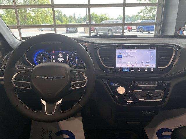 new 2025 Chrysler Pacifica car, priced at $44,327