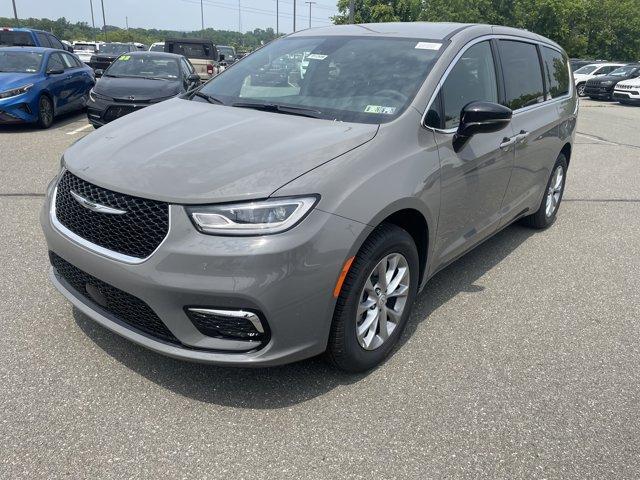 new 2025 Chrysler Pacifica car, priced at $45,963