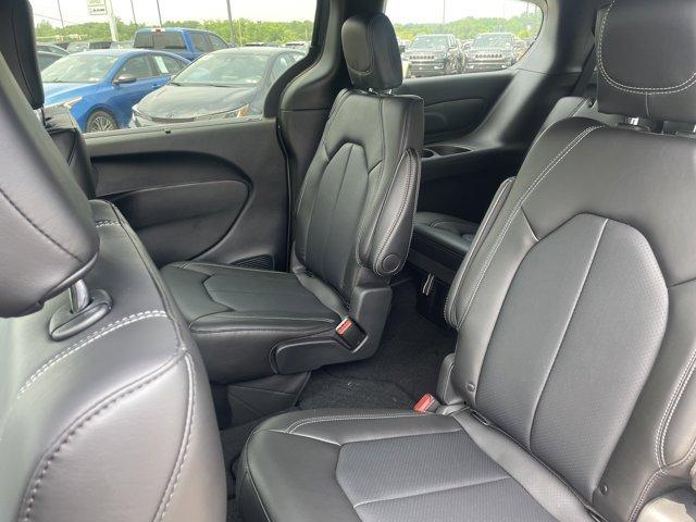 new 2025 Chrysler Pacifica car, priced at $45,963