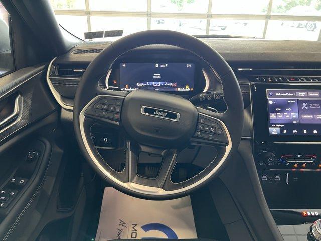 new 2025 Jeep Grand Cherokee car, priced at $43,075