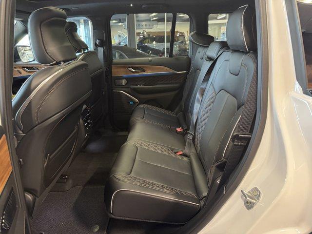 new 2025 Jeep Grand Cherokee car