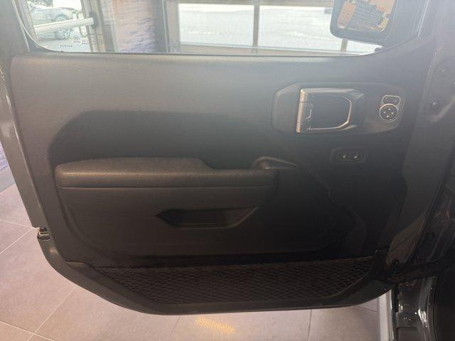 new 2025 Jeep Wrangler car, priced at $53,046