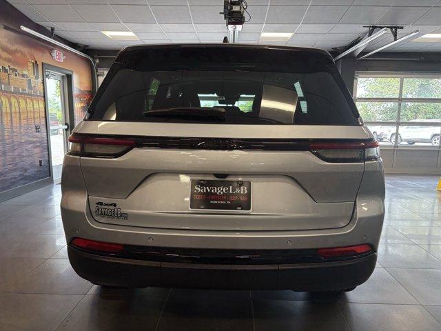new 2025 Jeep Grand Cherokee car, priced at $47,262