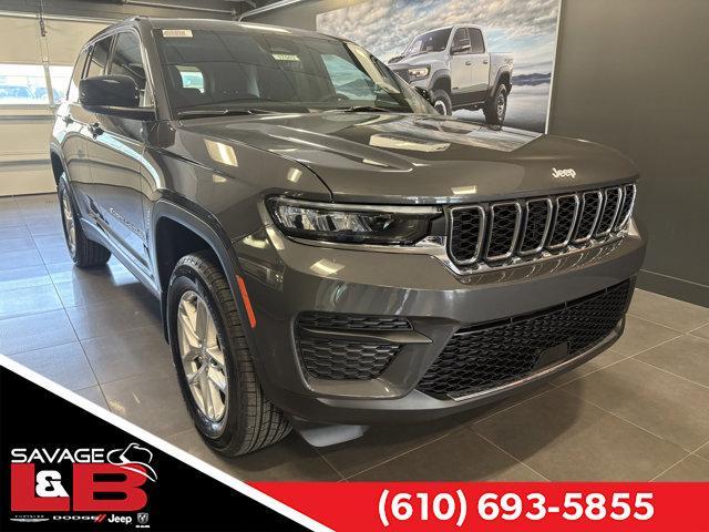 new 2025 Jeep Grand Cherokee car, priced at $44,095