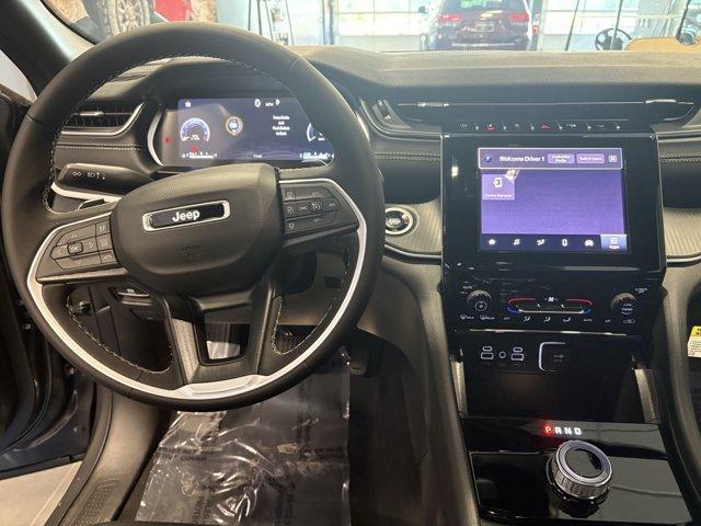 new 2025 Jeep Grand Cherokee car, priced at $44,095