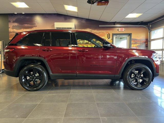 new 2025 Jeep Grand Cherokee car, priced at $47,191