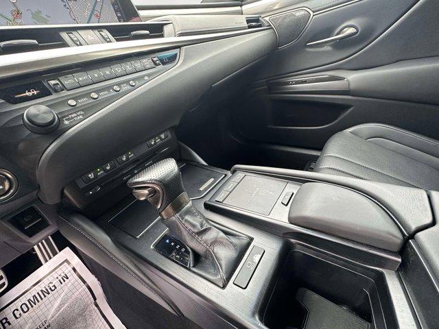 used 2019 Lexus ES 350 car, priced at $31,390