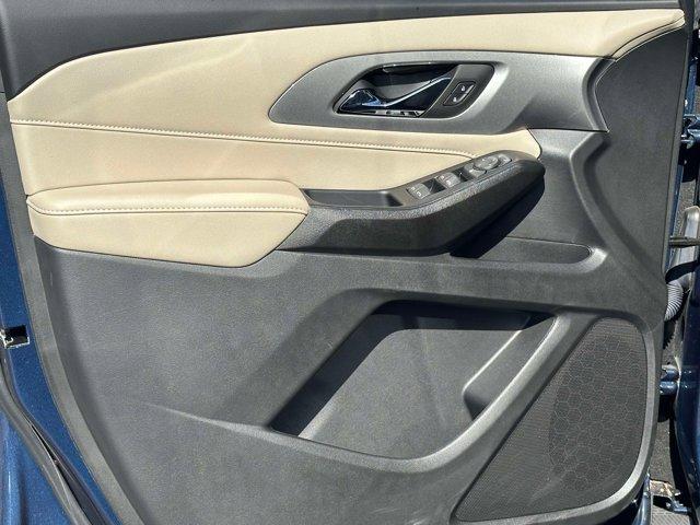 used 2023 Chevrolet Traverse car, priced at $28,980