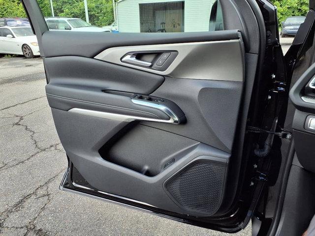 used 2025 Chevrolet Traverse car, priced at $44,430