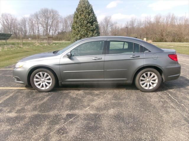 used 2013 Chrysler 200 car, priced at $4,995