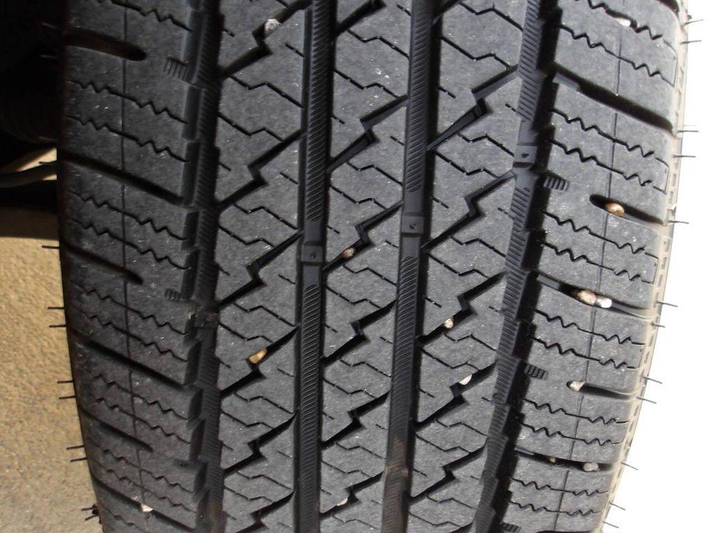 used 2006 Jeep Commander car, priced at $4,995