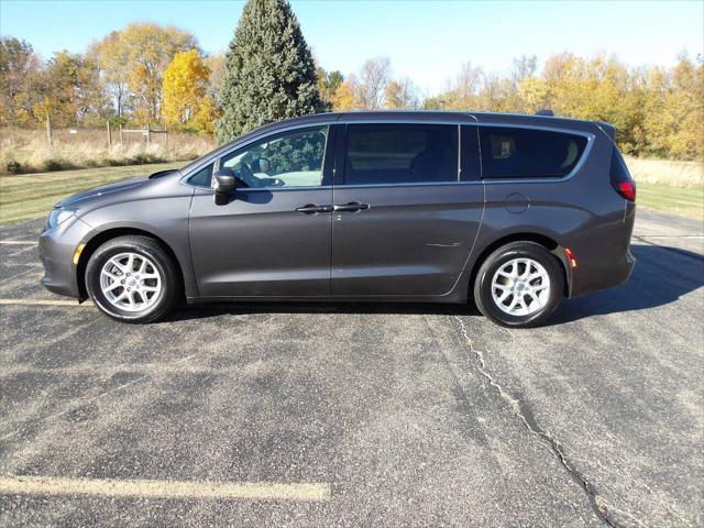 used 2017 Chrysler Pacifica car, priced at $10,995