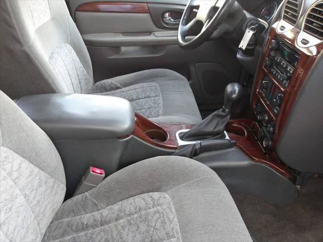 used 2004 GMC Envoy car, priced at $3,300