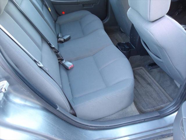 used 2005 Pontiac Grand Prix car, priced at $3,500