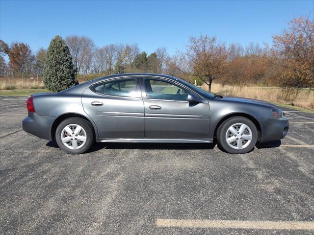 used 2005 Pontiac Grand Prix car, priced at $3,500