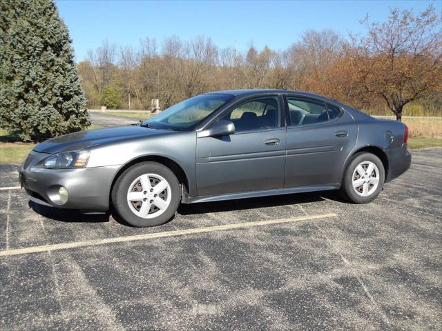 used 2005 Pontiac Grand Prix car, priced at $3,500