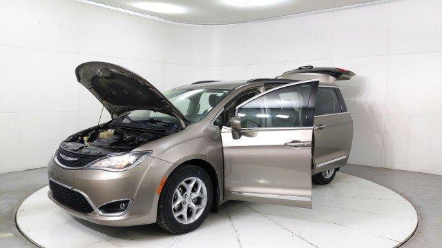 used 2017 Chrysler Pacifica car, priced at $19,483