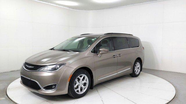 used 2017 Chrysler Pacifica car, priced at $19,483