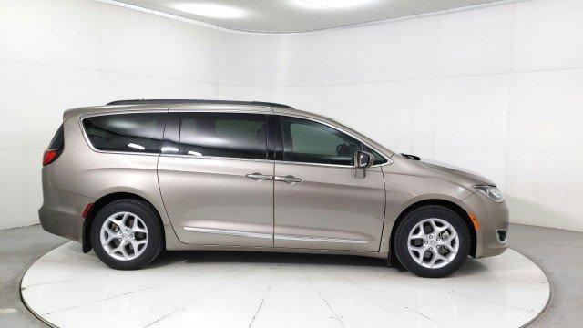 used 2017 Chrysler Pacifica car, priced at $19,483