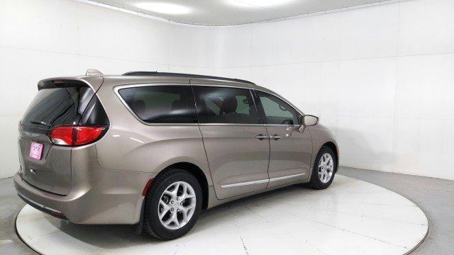 used 2017 Chrysler Pacifica car, priced at $19,483