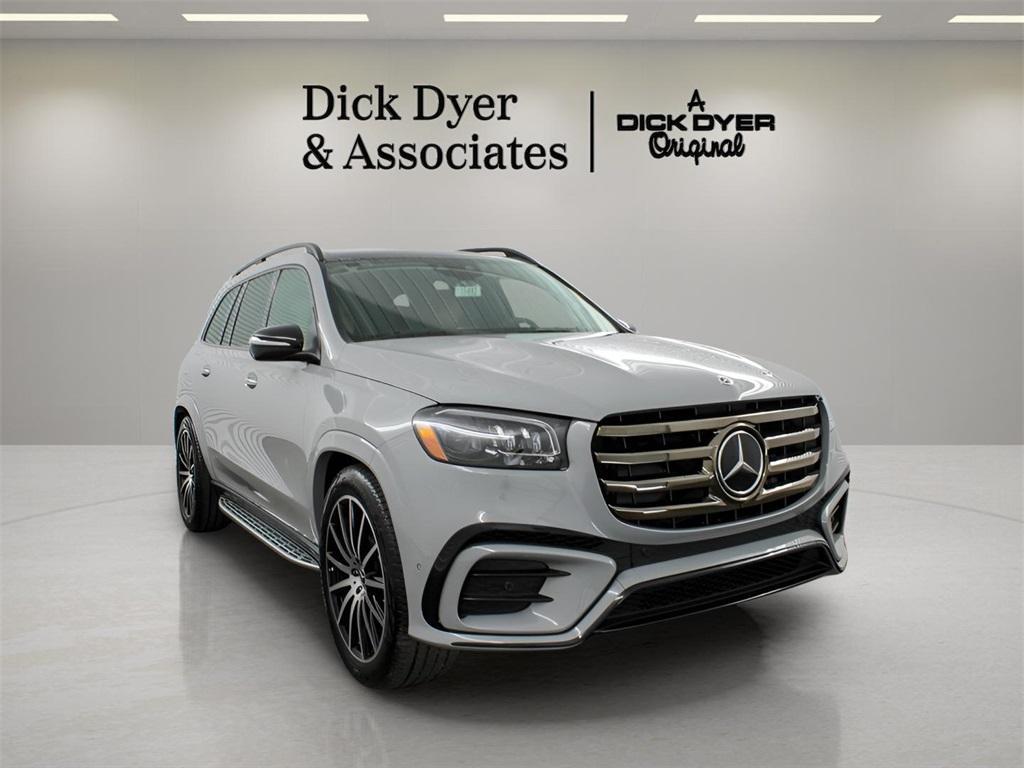 new 2025 Mercedes-Benz GLS 450 car, priced at $106,310