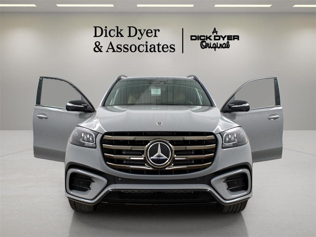 new 2025 Mercedes-Benz GLS 450 car, priced at $106,310