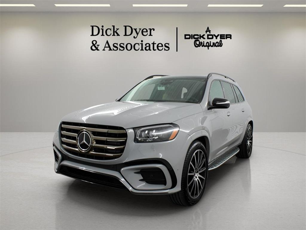 new 2025 Mercedes-Benz GLS 450 car, priced at $106,310