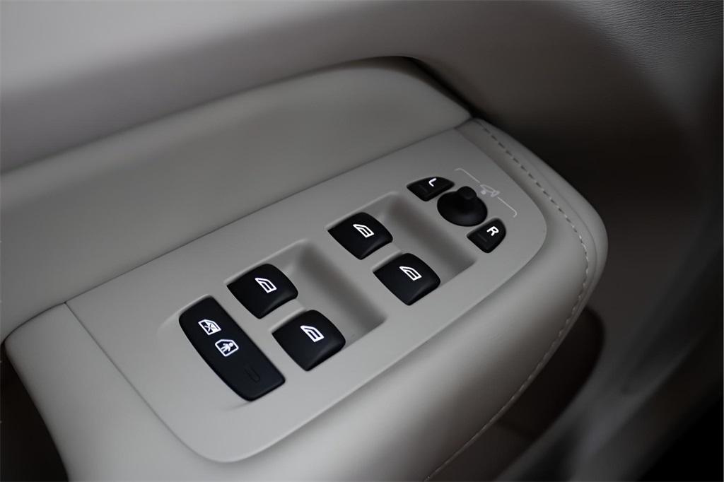 used 2024 Volvo XC60 Recharge Plug-In Hybrid car, priced at $60,989