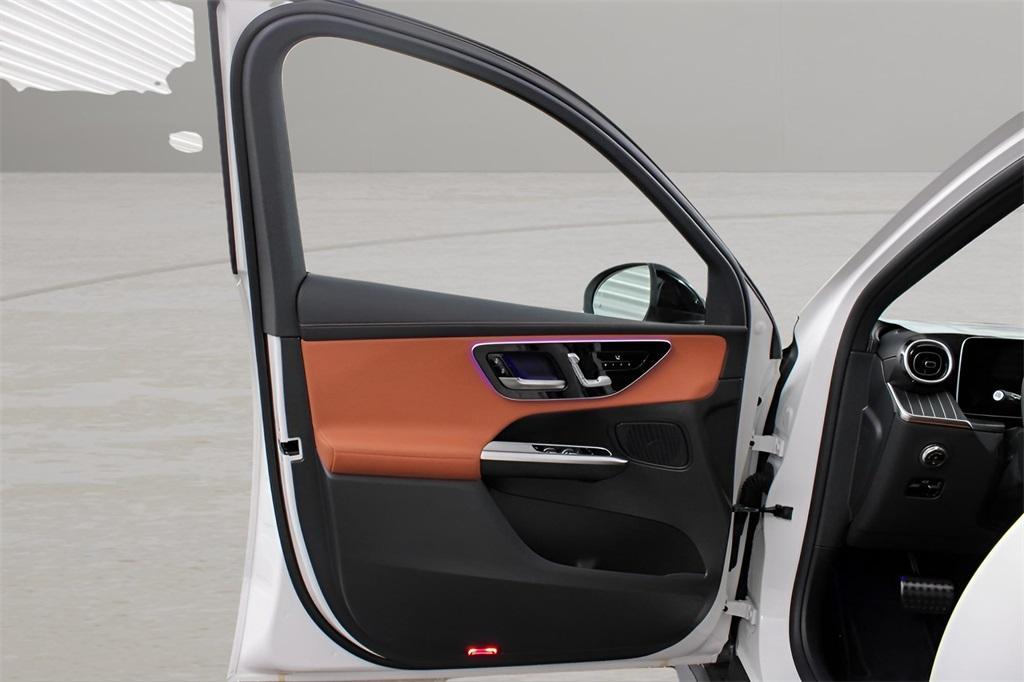 new 2025 Mercedes-Benz GLC 300 car, priced at $59,830