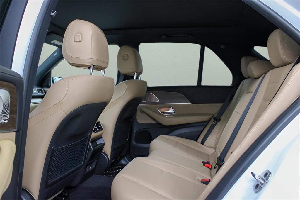 new 2025 Mercedes-Benz GLE 450e car, priced at $84,305