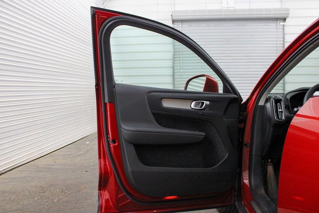 used 2024 Volvo XC40 car, priced at $40,989