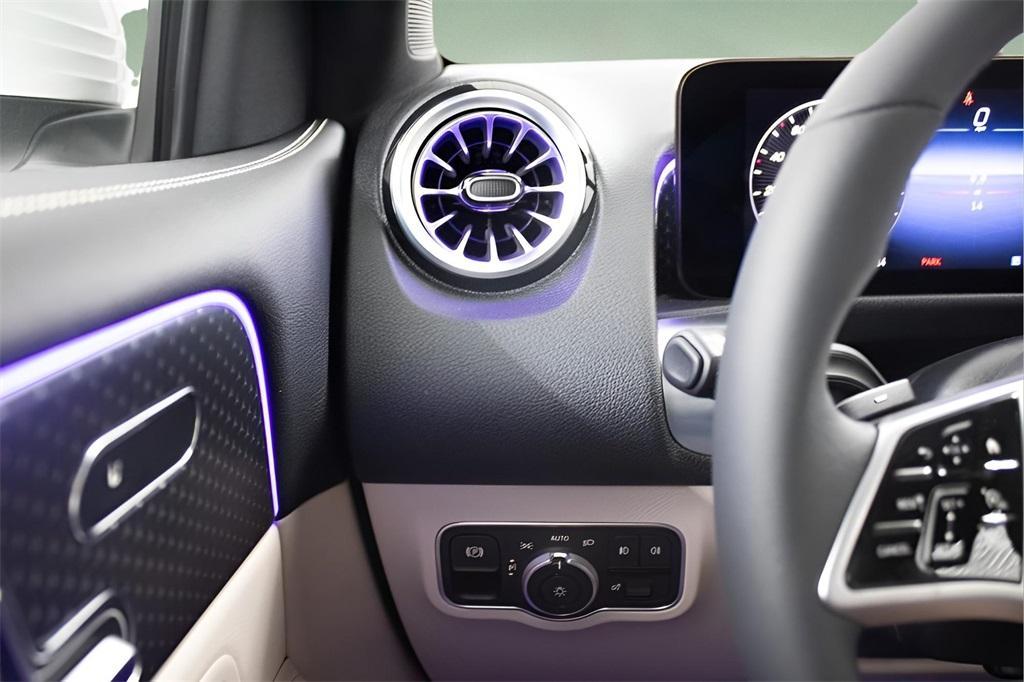 used 2025 Mercedes-Benz GLB 250 car, priced at $43,989