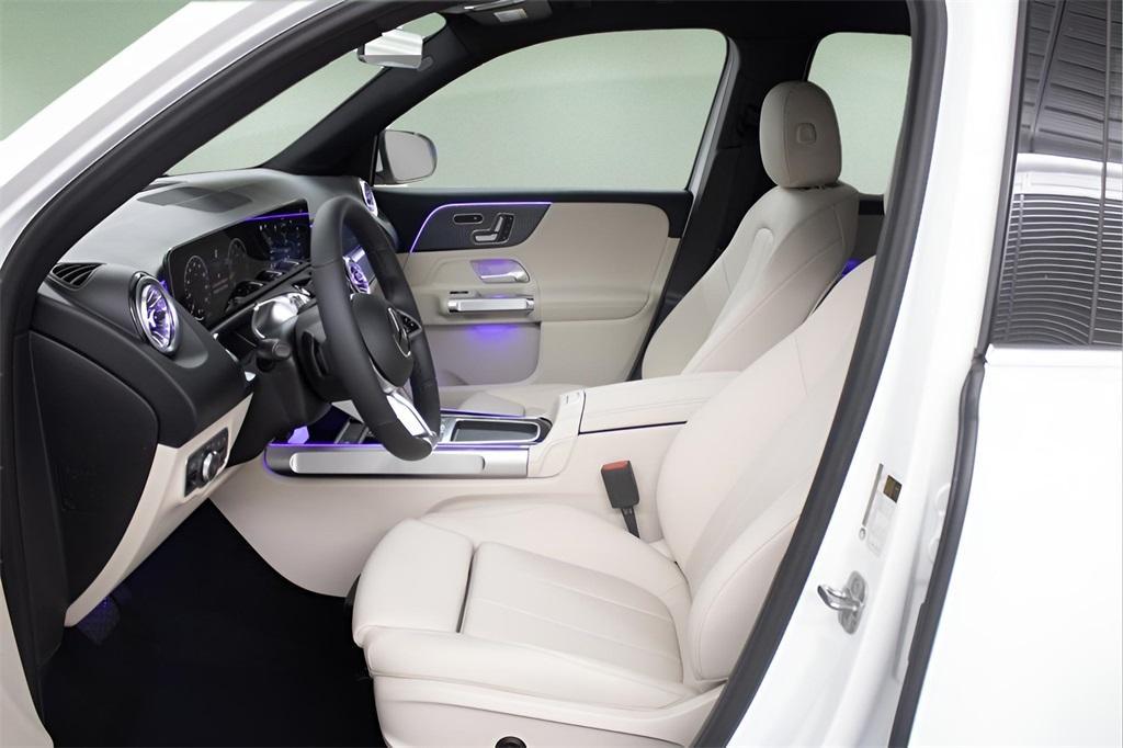 new 2025 Mercedes-Benz GLB 250 car, priced at $47,145