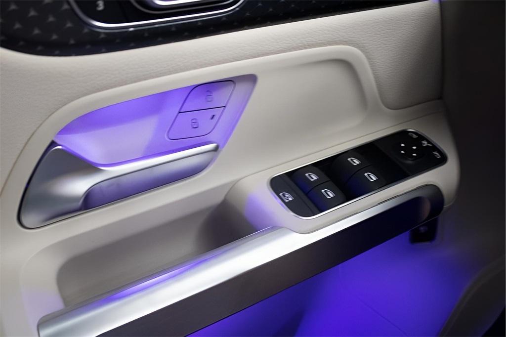new 2025 Mercedes-Benz GLB 250 car, priced at $47,145