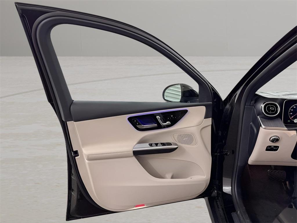 new 2025 Mercedes-Benz GLC 300 car, priced at $50,850