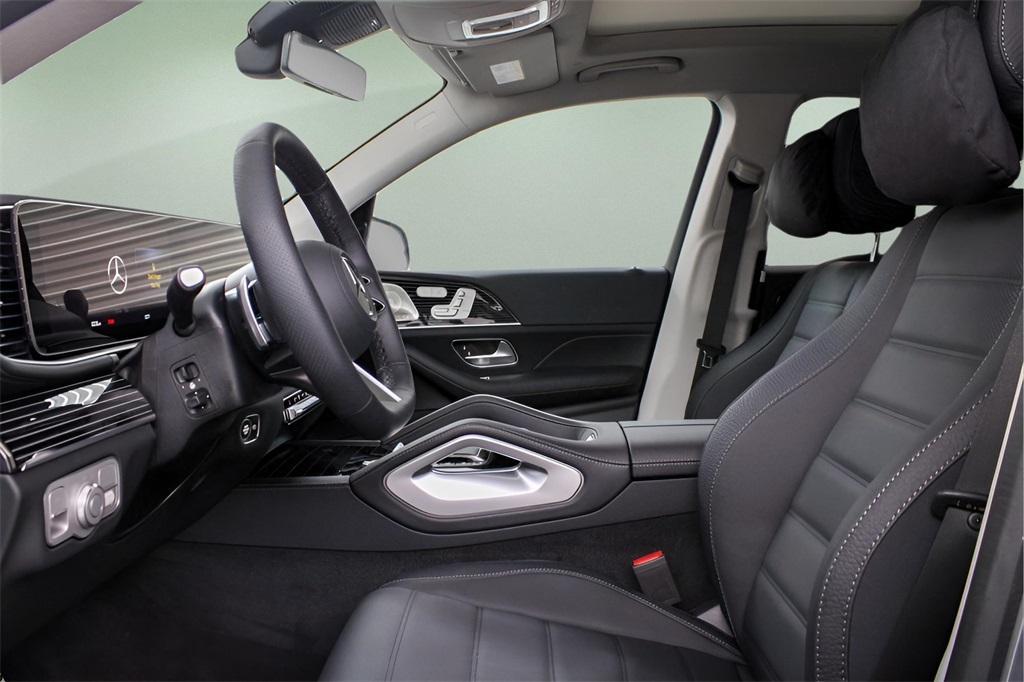 new 2025 Mercedes-Benz GLS 450 car, priced at $100,995