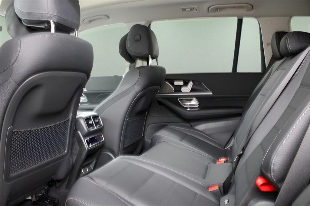 new 2025 Mercedes-Benz GLS 450 car, priced at $100,995