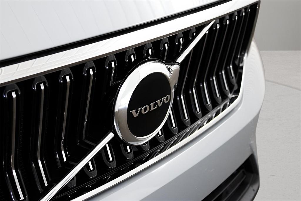 used 2025 Volvo XC40 car, priced at $35,989