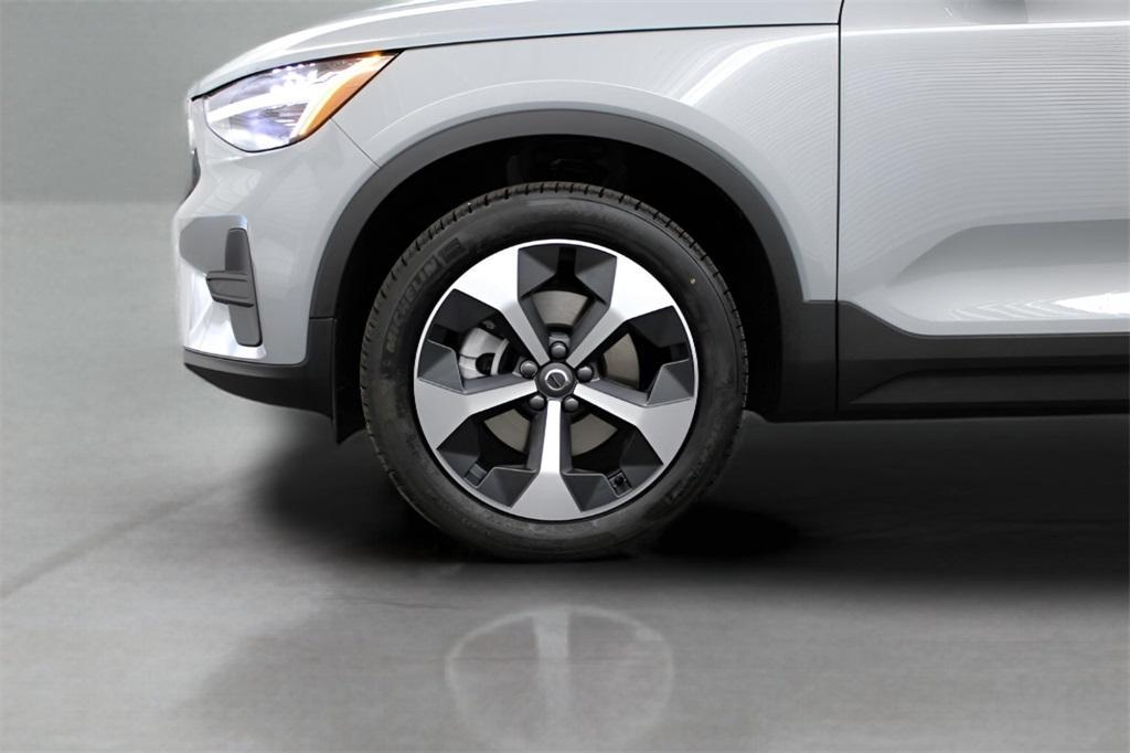 used 2025 Volvo XC40 car, priced at $35,989