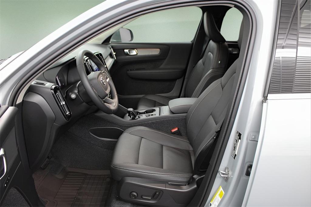 used 2025 Volvo XC40 car, priced at $35,989