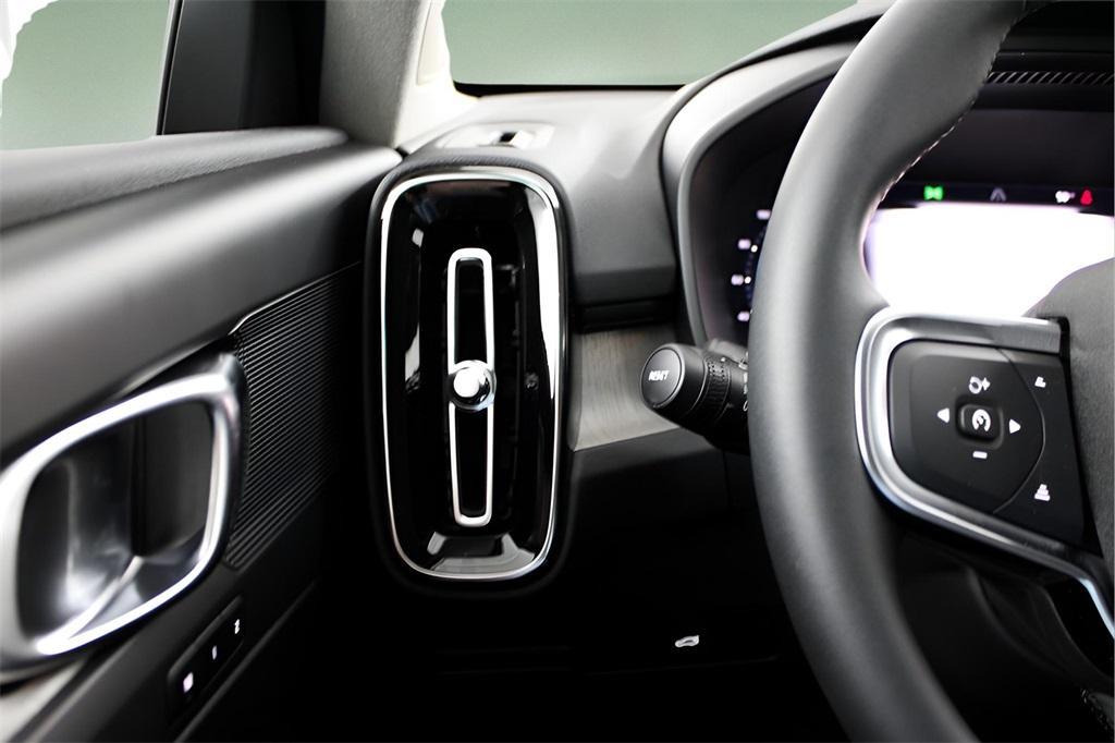 used 2025 Volvo XC40 car, priced at $35,989