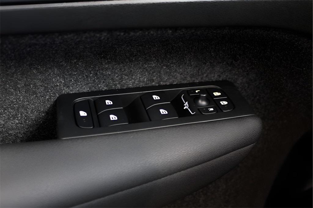 used 2025 Volvo XC40 car, priced at $35,989