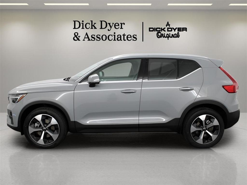 used 2025 Volvo XC40 car, priced at $35,989