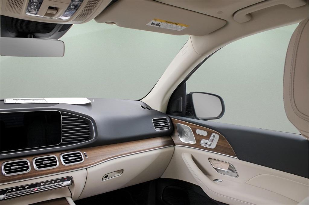 new 2025 Mercedes-Benz GLE 350 car, priced at $71,600